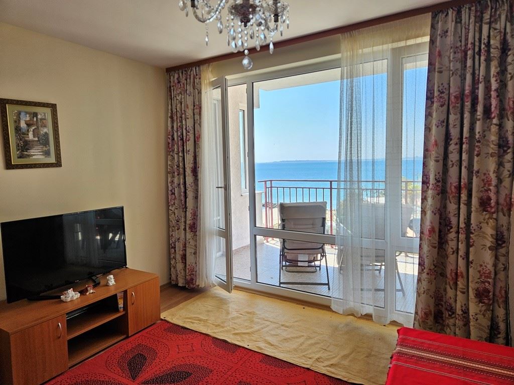 Sveti Vlas, erste Reihe am Meer – 2-Zimmer-Wohnung mit Meerblick