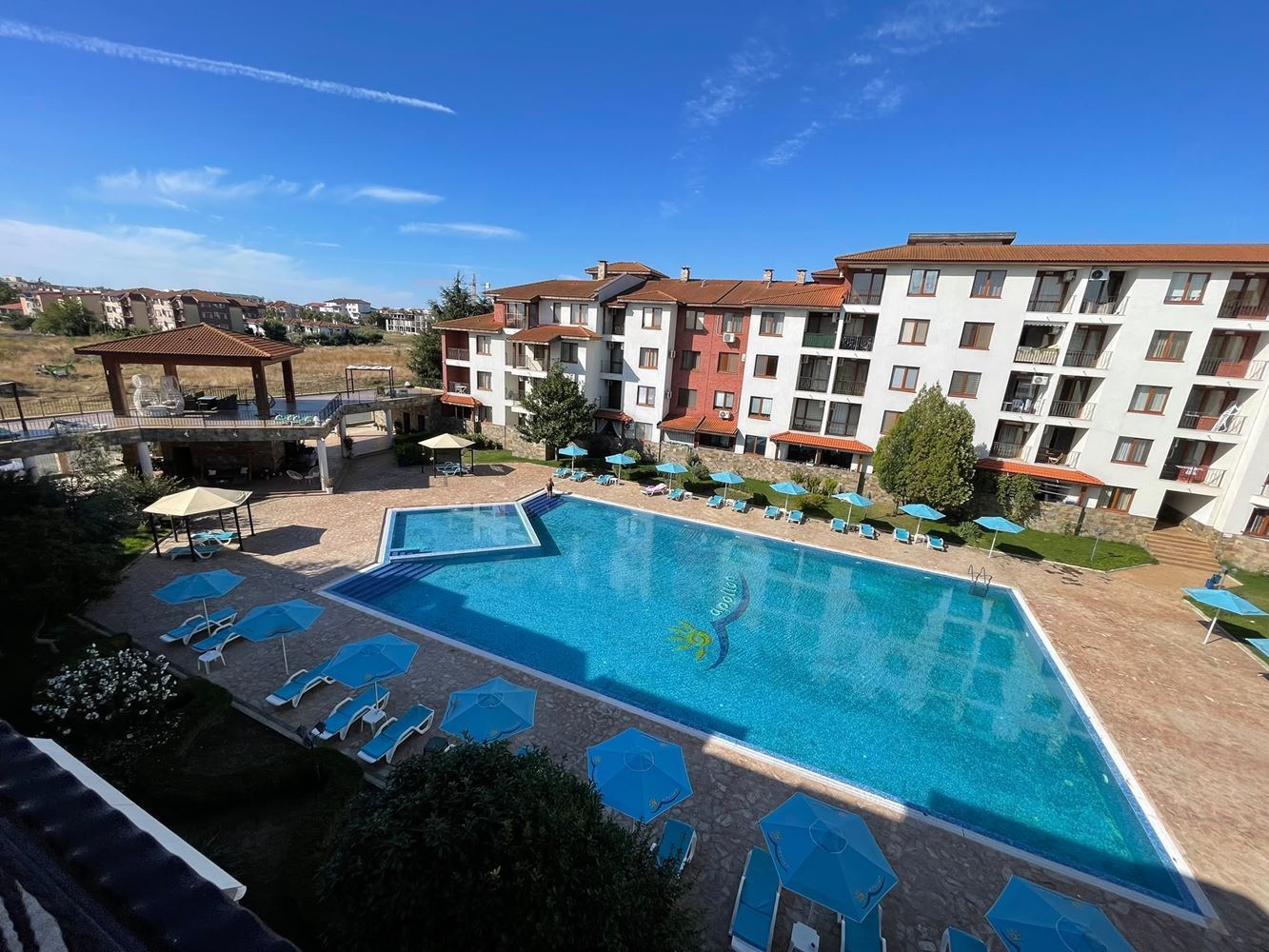 Geräumige Wohnung mit einem Schlafzimmer und Poolblick in Nessebar