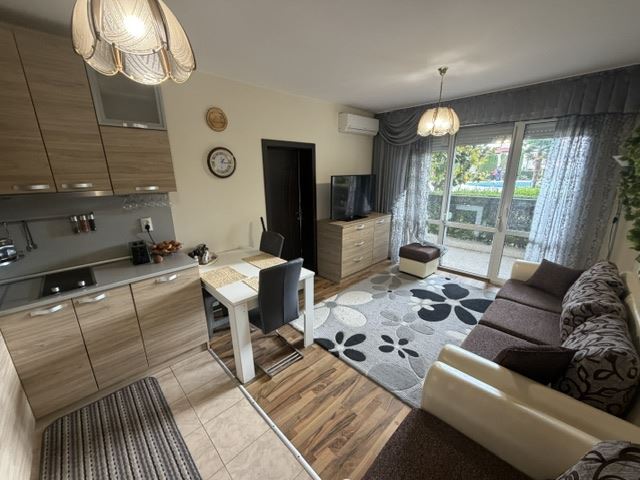 Großzügiges Apartment mit drei Schlafzimmern in Meeresnähe und mit hervorragender Infrastruktur innerhalb der Anlage
