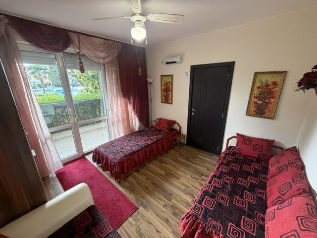 Großzügiges Apartment mit drei Schlafzimmern in Meeresnähe und mit hervorragender Infrastruktur innerhalb der Anlage
