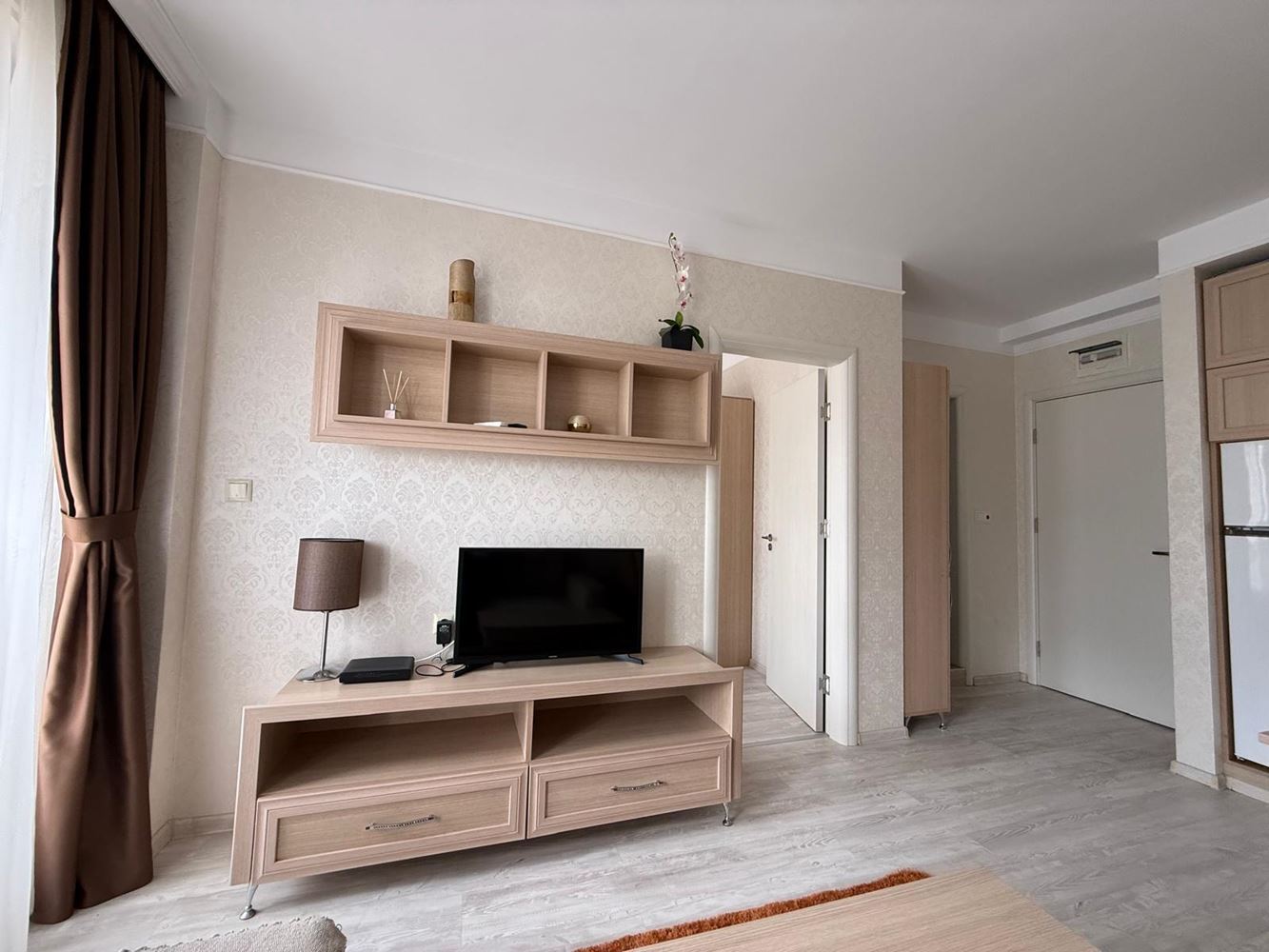 Wohnung mit einem Schlafzimmer in einer luxuriösen Anlage in Sonnenstrand mit beeindruckenden Swimmingpools und Erholungsbereichen