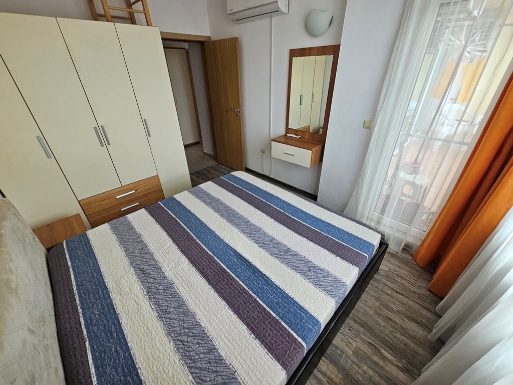 Exklusive 2-Zimmer-Wohnung mit Panoramablick auf den Pool in Sonnenstrand