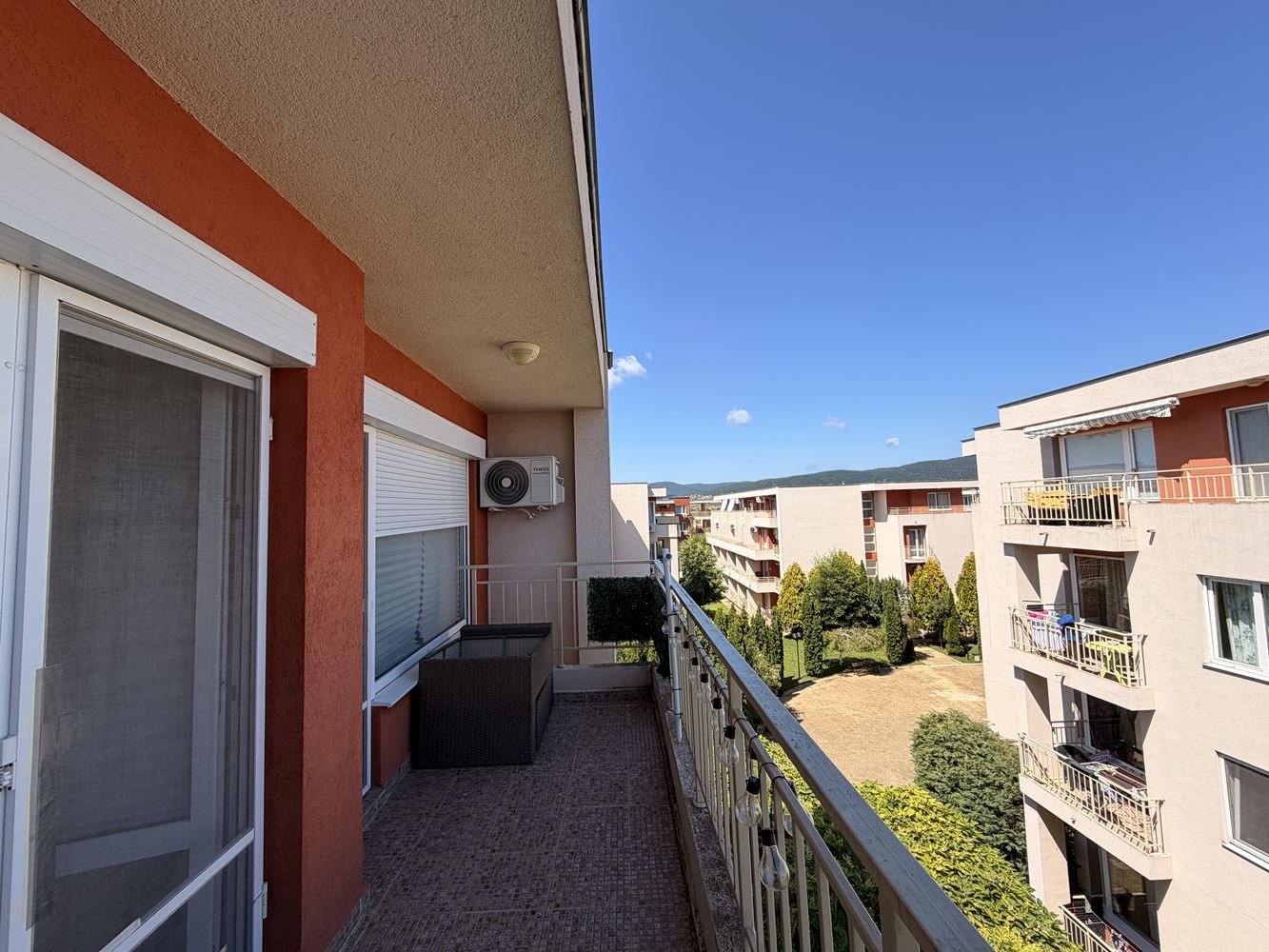 Gemütliche 2-Zimmer-Wohnung in Sonnenstrand – schöner Blick auf den Pool und eine ausgezeichnete Anlage für Erholung und Investition