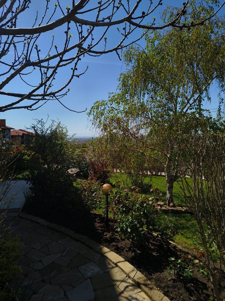 Renovierte Zwei-Schlafzimmer-Wohnung mit Panoramablick in einer modernen Anlage nahe Sonnenstrand