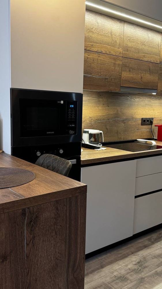 Ein-Zimmer-Wohnung in einem prestigeträchtigen Komplex mit Meer- und Grünblick