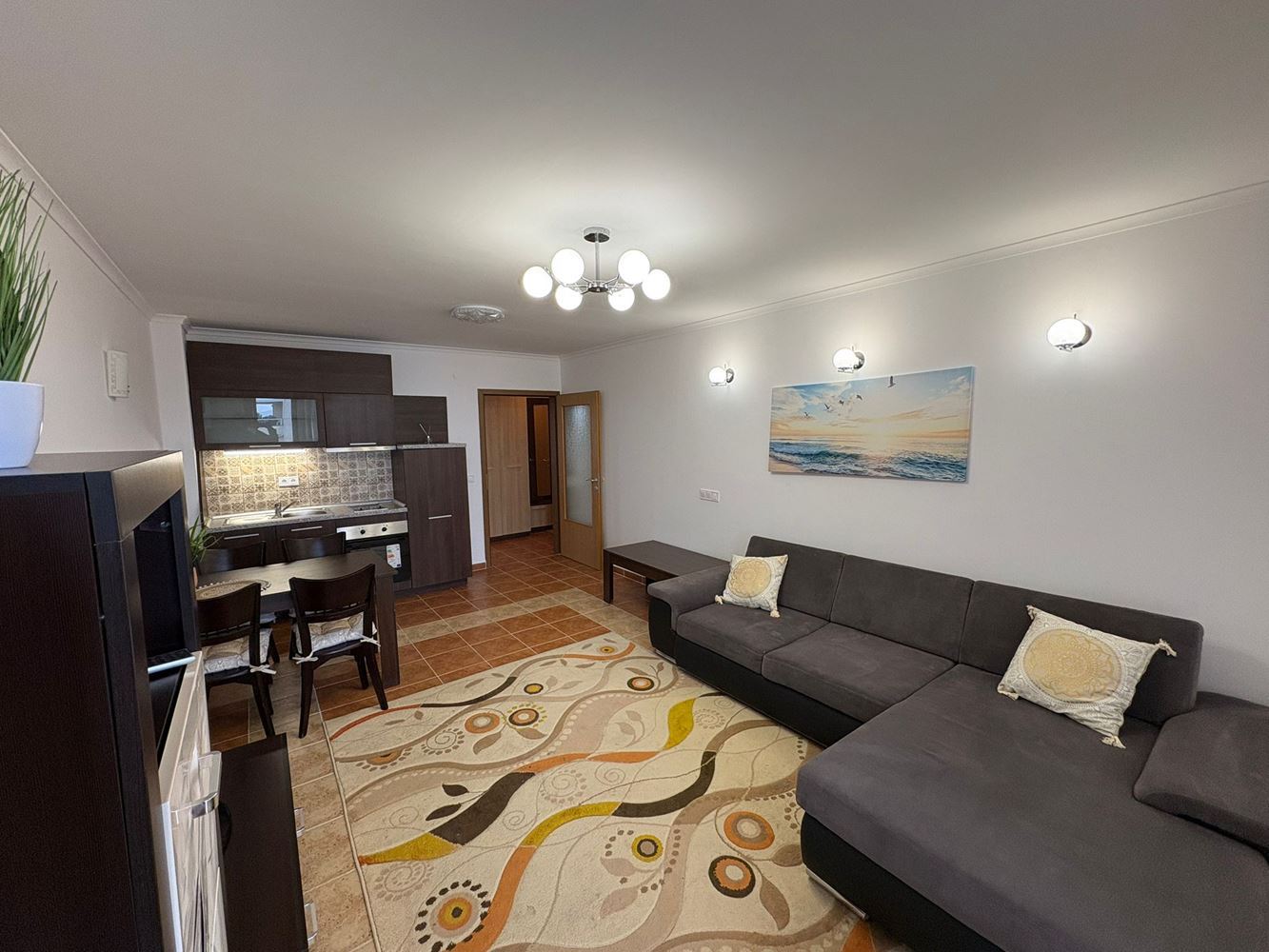 Panoramische Zwei-Zimmer-Wohnung in erster Meereslinie in Pomorie mit direktem Meerblick