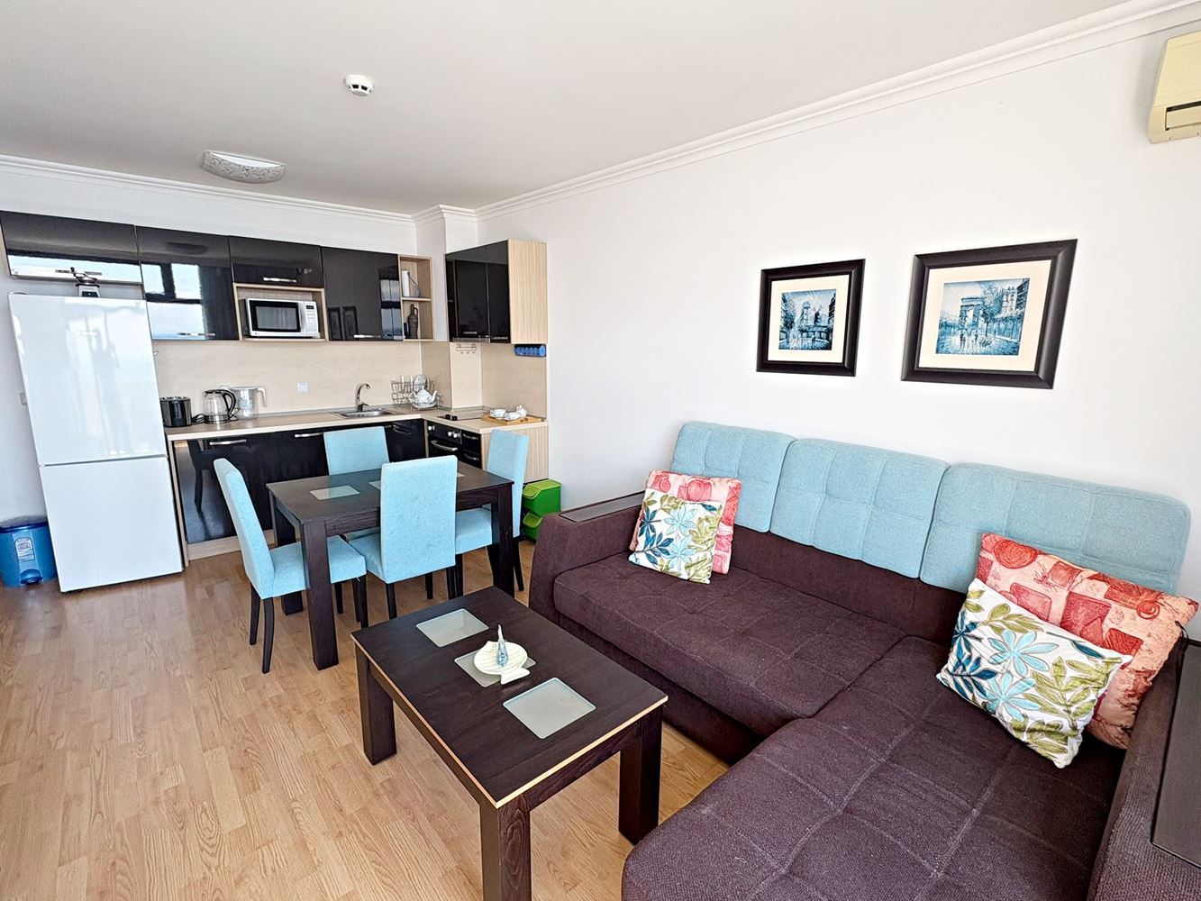 Luxuriöse 2-Zimmer-Wohnung mit Panoramablick auf das Meer in erster Linie in Sveti Vlas