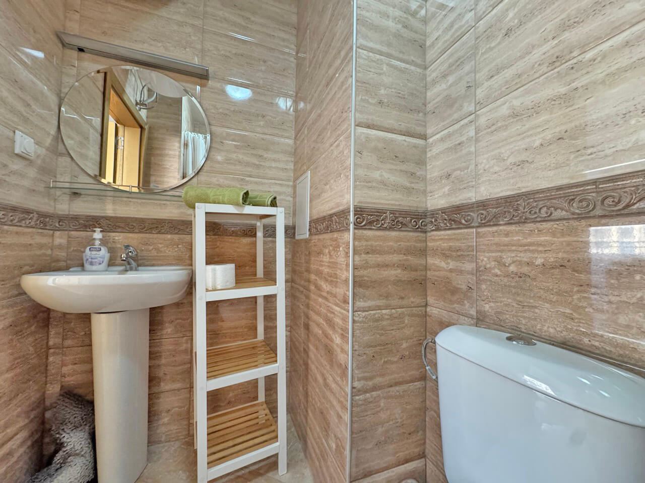 Helles Studio in Luxuskomplex – perfekter Komfort am Pool