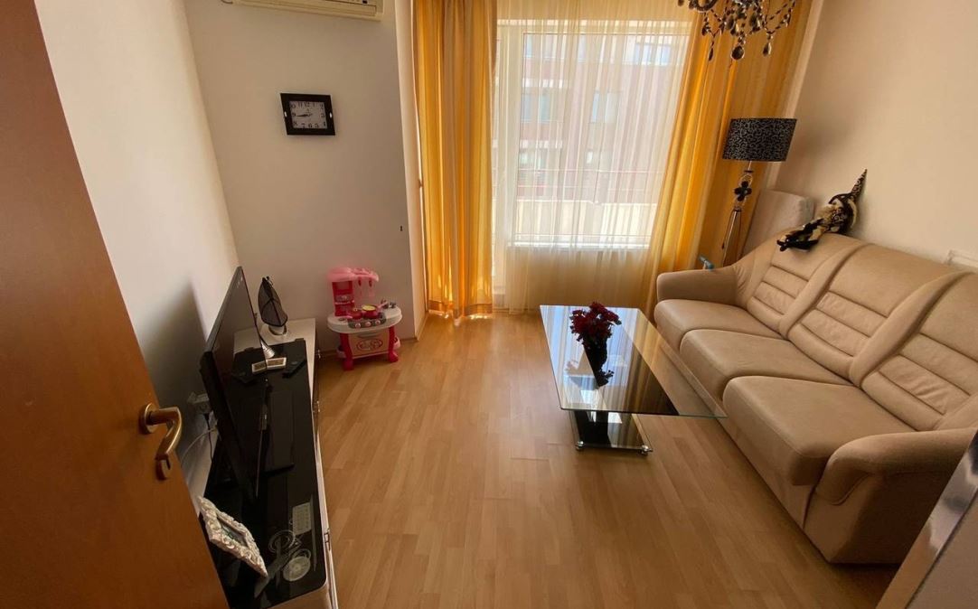 Wohnung mit zwei Schlafzimmern und Meerblick in erster Meereslinie in Elenite – Komfort, Natur und Ruhe