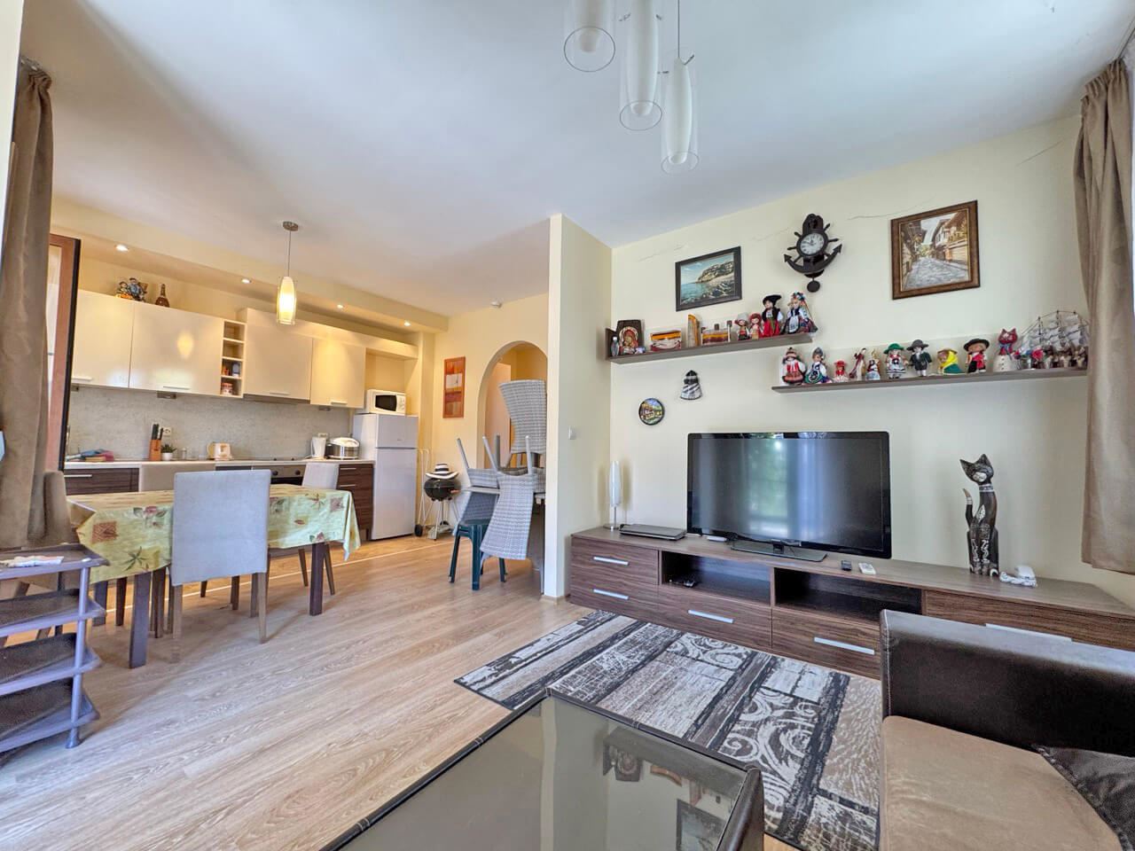 2-Zimmer-Wohnung in erster Meereslinie in einem Premium-Komplex in Sveti Vlas
