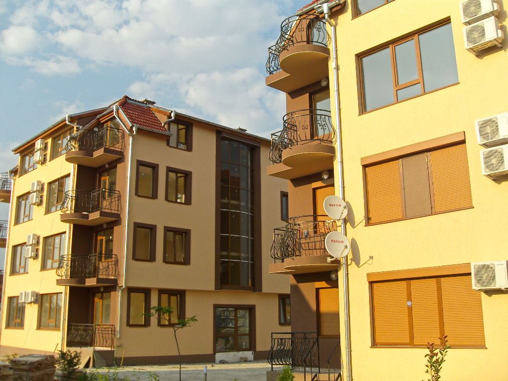 Voll möblierte Ein-Zimmer-Wohnung 200 m vom Strand in Ravda entfernt – Ruhe, Grün und Komfort in einer kleinen Anlage