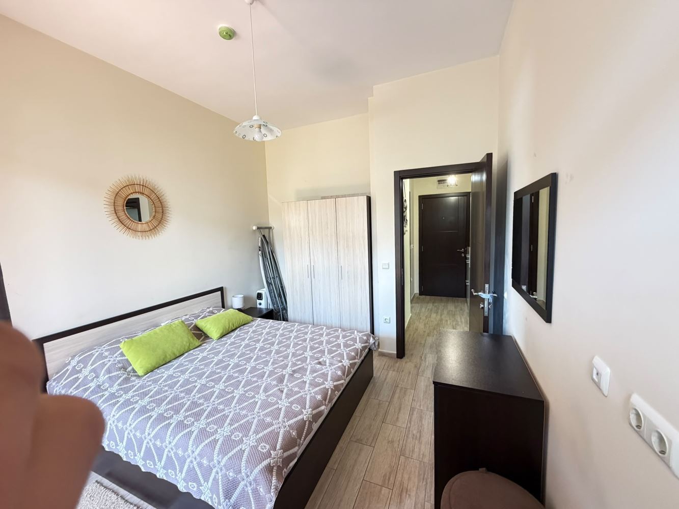 Luxuriöse Zweizimmerwohnung mit Blick ins Grüne in einer prestigeträchtigen Anlage in Sonnenstrand