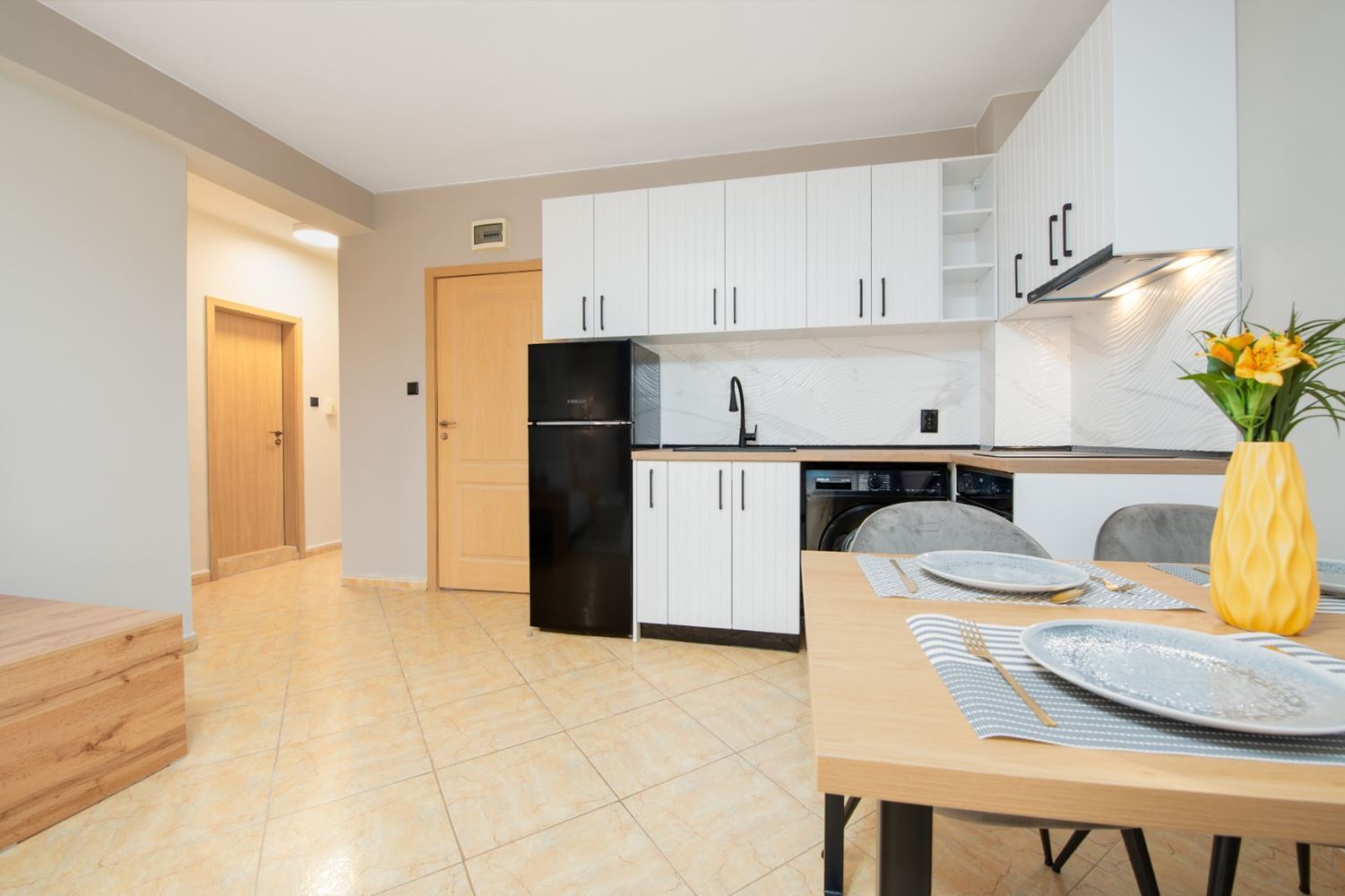 Stilvoll renovierte 3-Zimmer-Wohnung in einer gepflegten Anlage in Sonnenstrand – Komfort, Ruhe und ausgezeichnete Lage