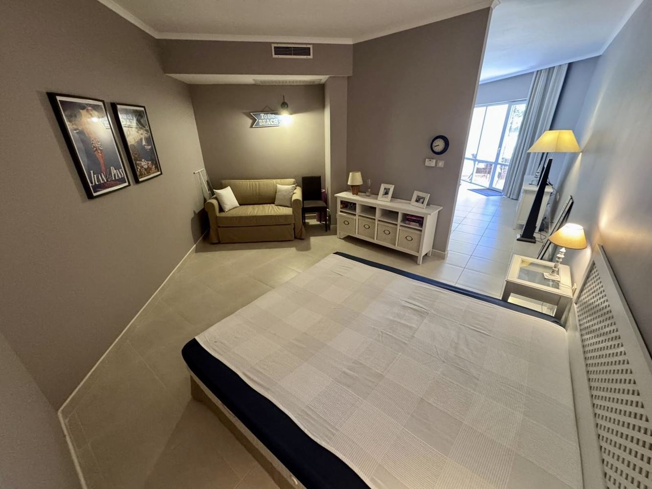 Luxuriöse Einzimmerwohnung in einem prestigeträchtigen First-Line-Komplex – Komfort, Stil und endlose Annehmlichkeiten