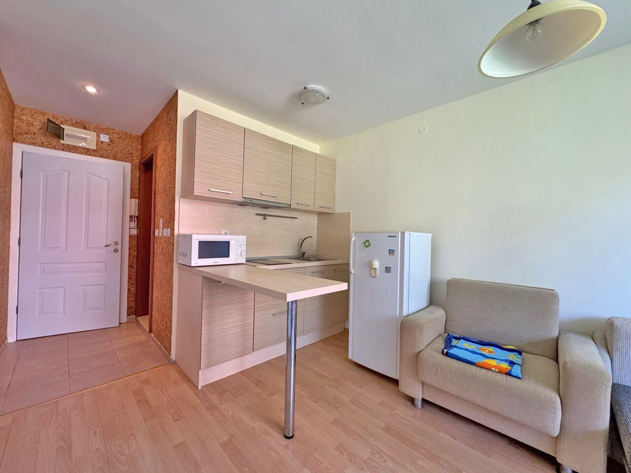 Charmantes Studio in erster Meereslinie in Sveti Vlas – eine beeindruckende Anlage mit zahlreichen Swimmingpools und weiteren Annehmlichkeiten
