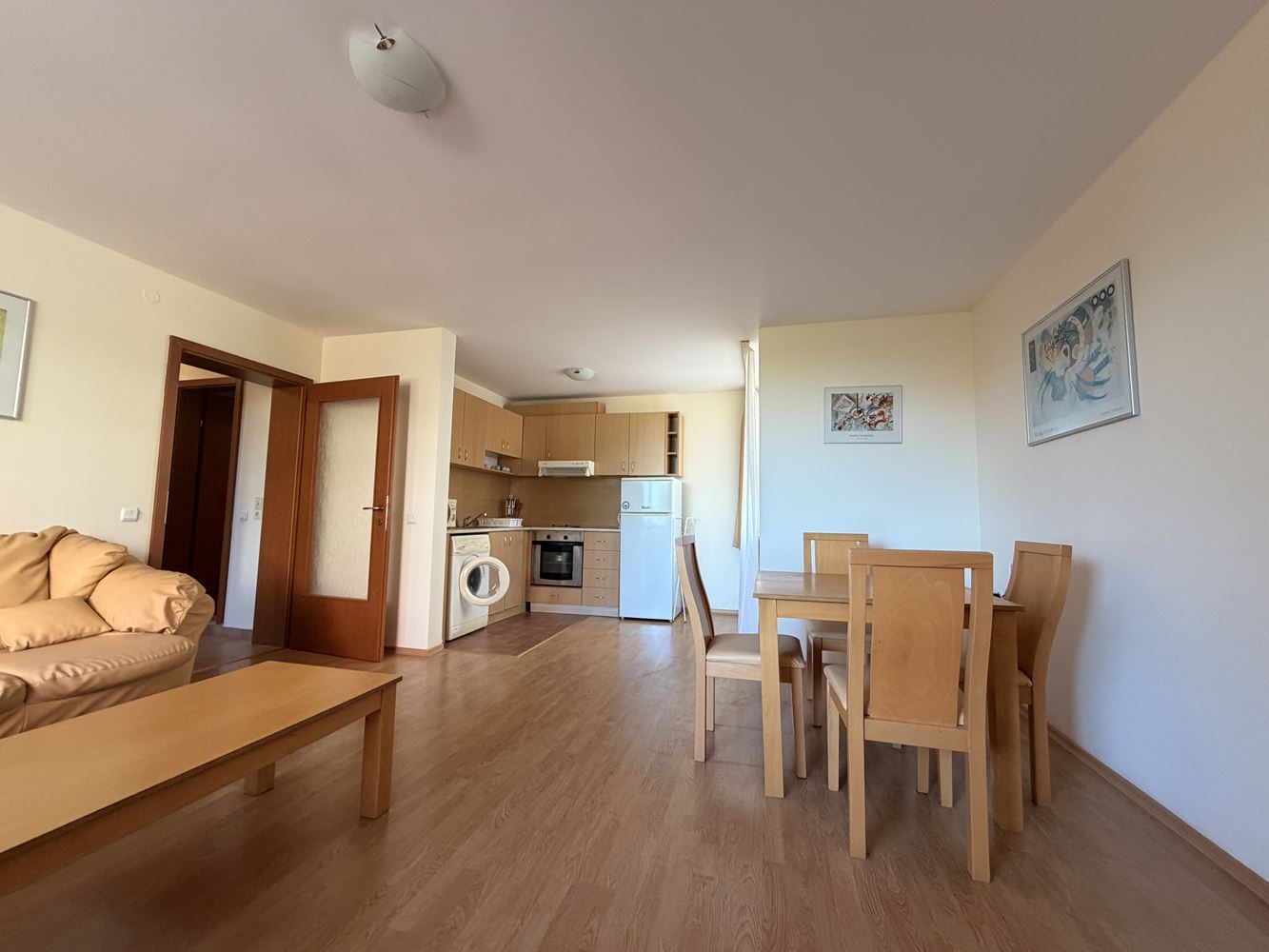 Absolute erste Meereslinie in Sveti Vlas! Geräumige Zweizimmerwohnung mit wunderschönem Meerblick
