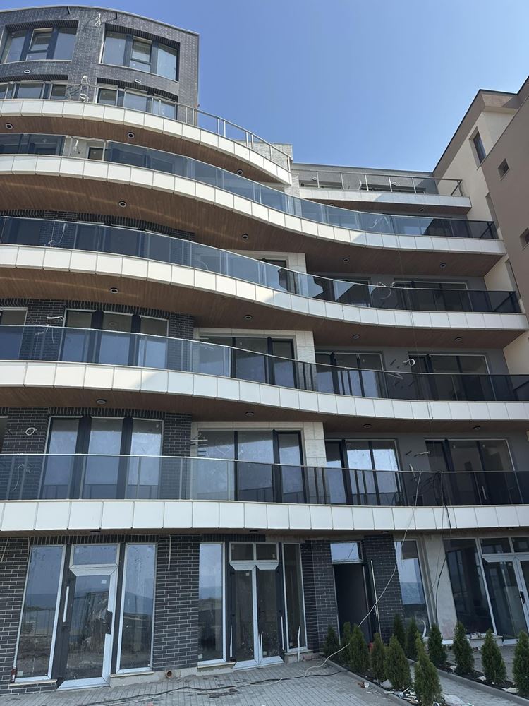 Drei-Zimmer-Wohnung mit frontalem Meerblick in Pomorie – erste Meereslinie, Südstrand und keine Wartungsgebühr!