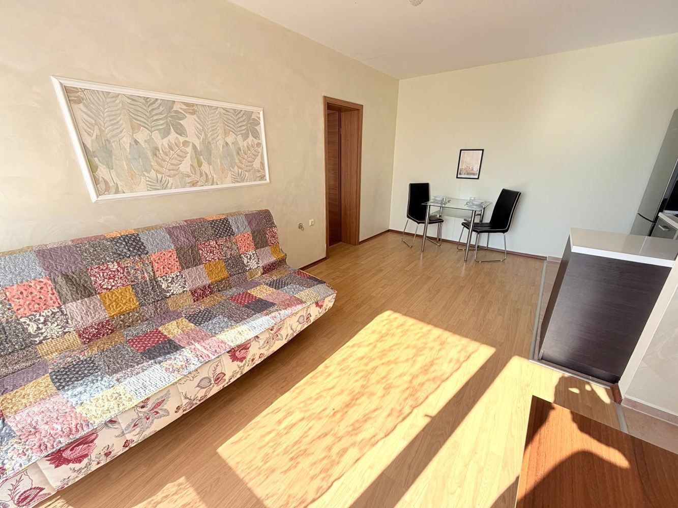 Helle und warme Zweizimmerwohnung mit einem Schlafzimmer in der Nähe des Aquaparks in Sonnenstrand – ausgezeichnete Investition zur Vermietung