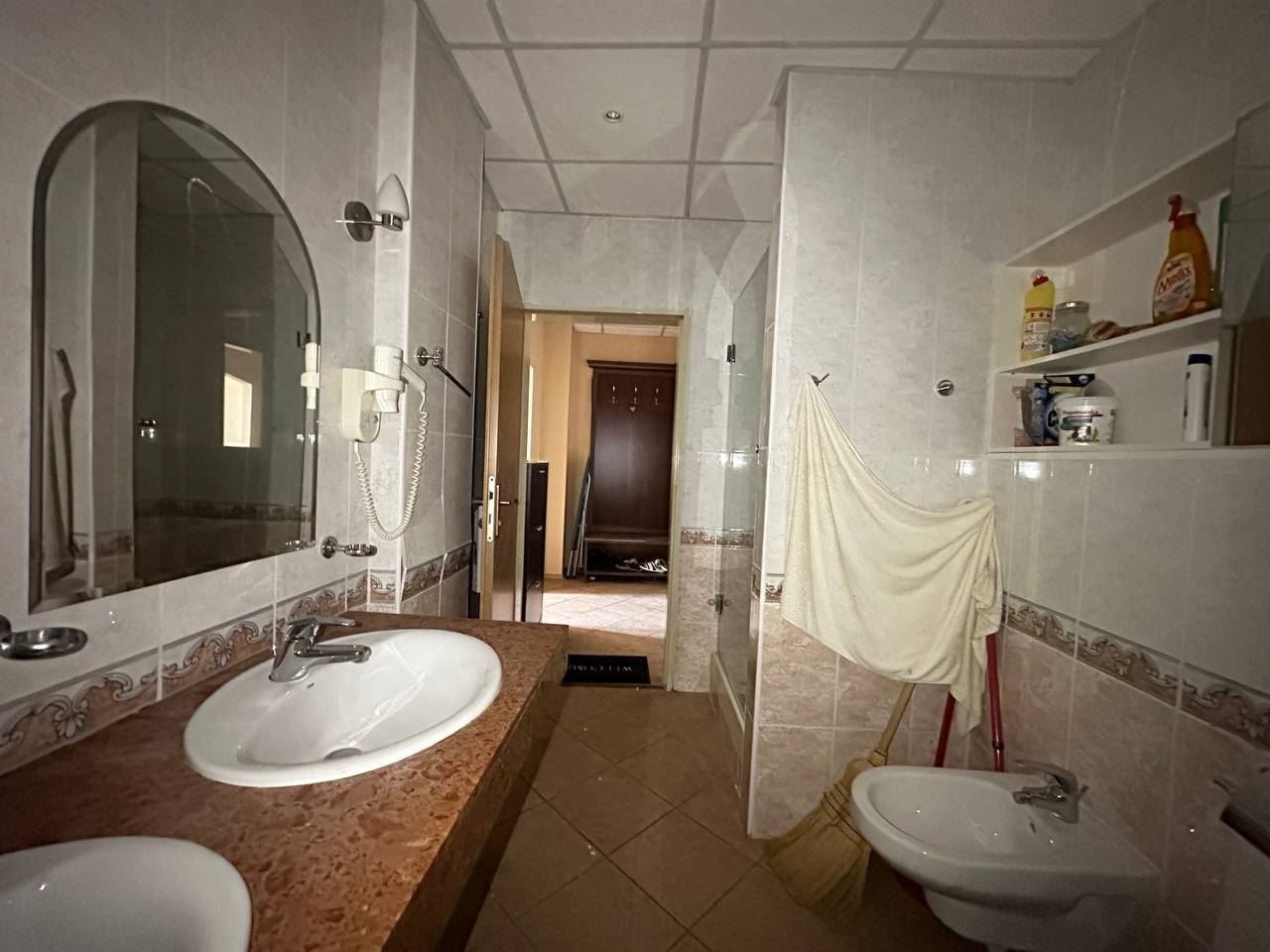 Geräumige Wohnung mit Meerblick in erster Meereslinie in Pomorie – Ferienimmobilie mit dem Gefühl eines luxuriösen Resorts
