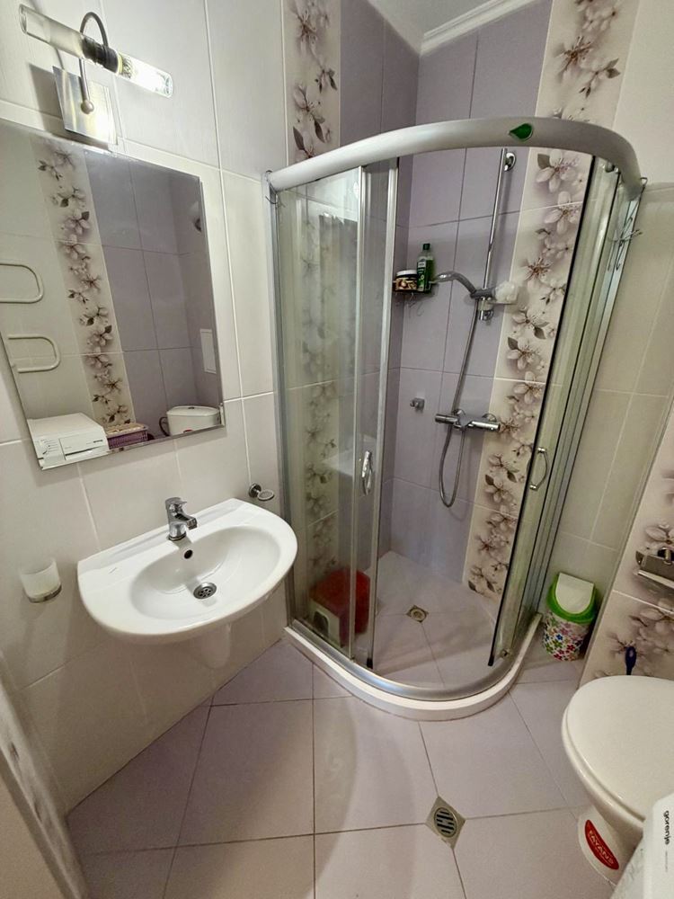 Sarafovo – Geräumige Zweizimmerwohnung mit Act 16, minimaler Instandhaltungsgebühr und kompletter Möblierung