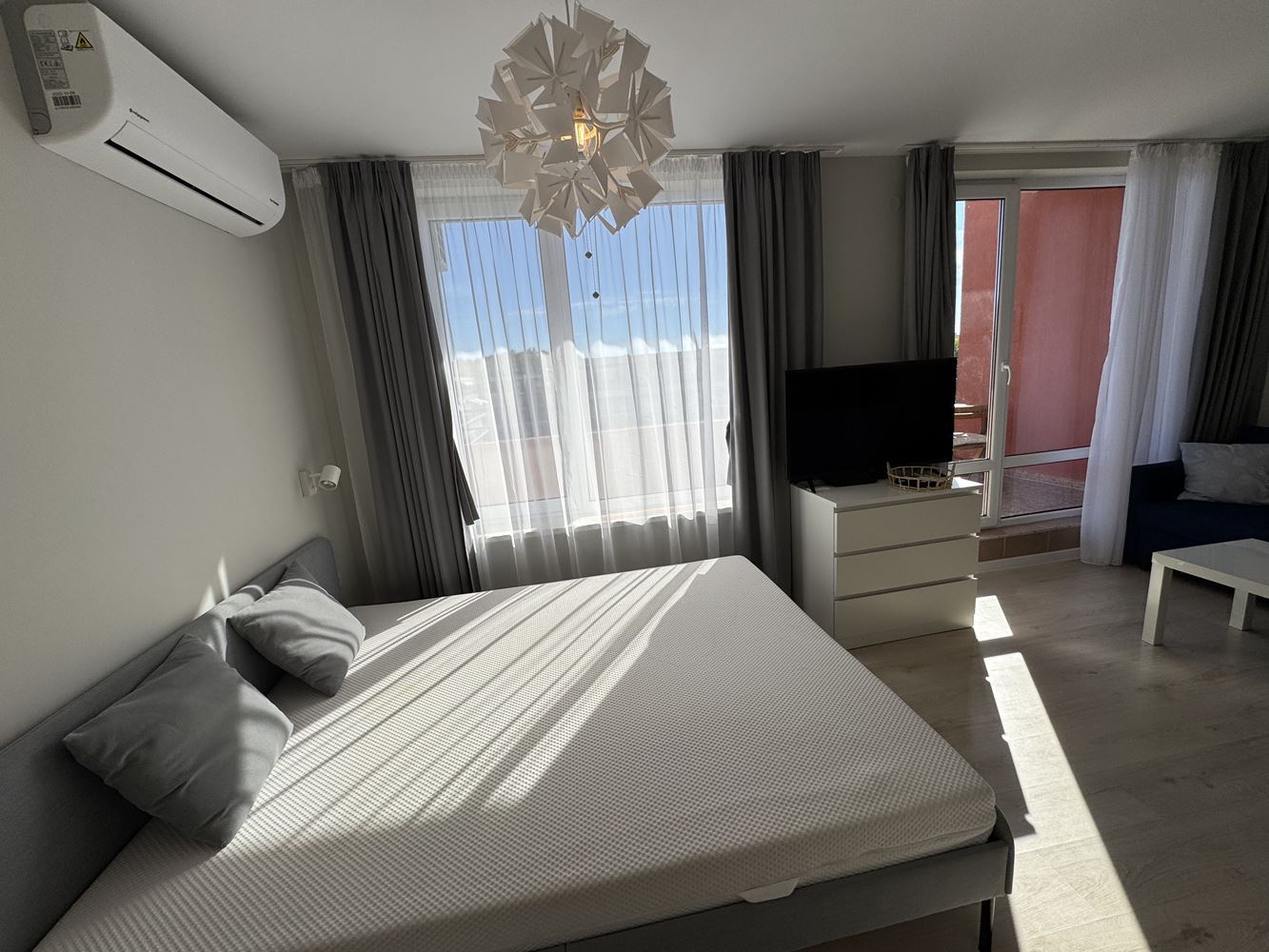 Studio mit Poolblick in einer Anlage mit hervorragender Infrastruktur in Sonnenstrand