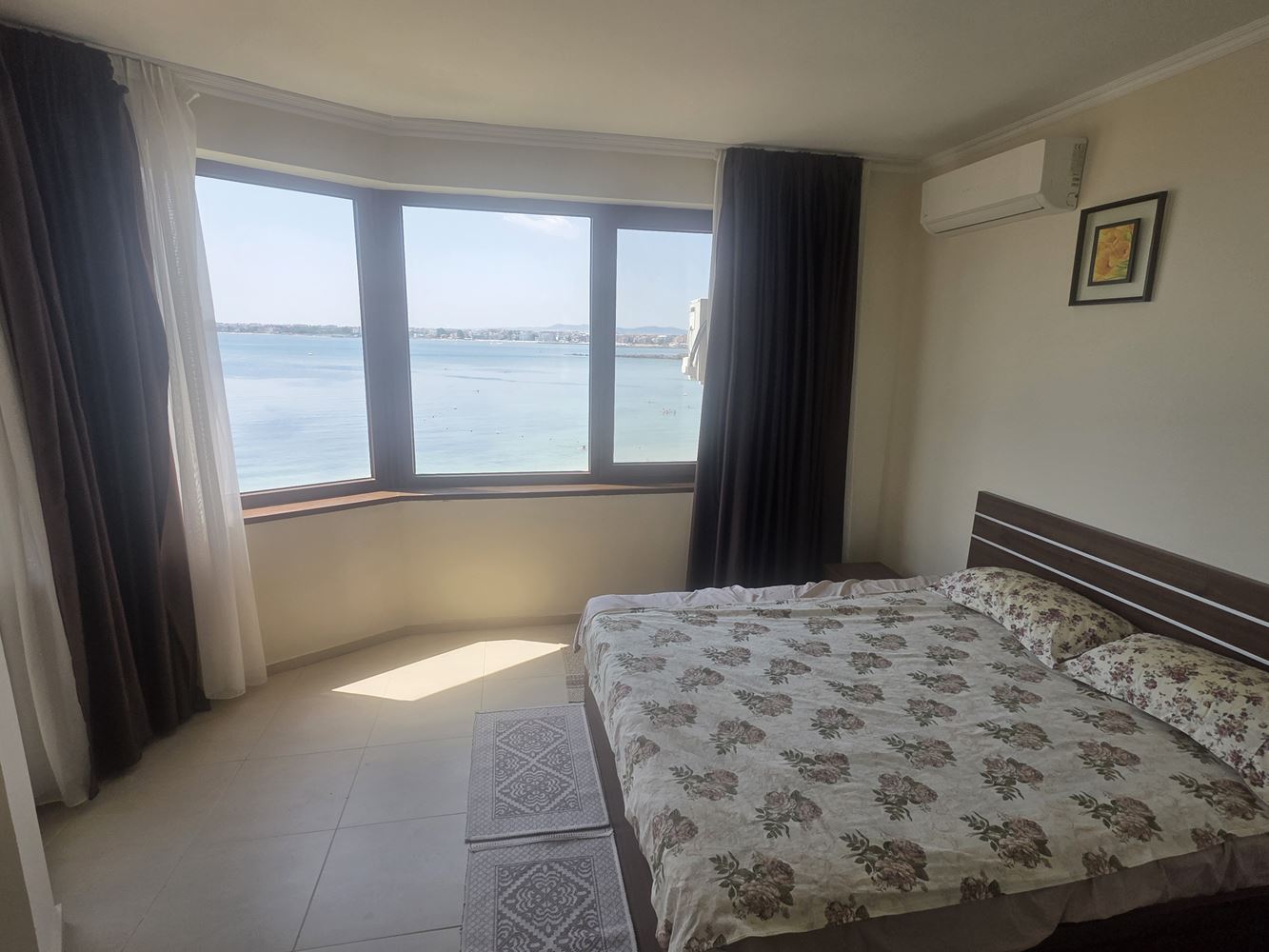 Zweizimmerwohnung in erster Meereslinie mit frontalem Meerblick in Nessebar