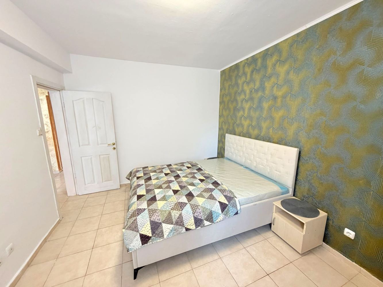 Drei-Zimmer-Wohnung mit Südausrichtung und Blick auf den Pool in Sonnenstrand