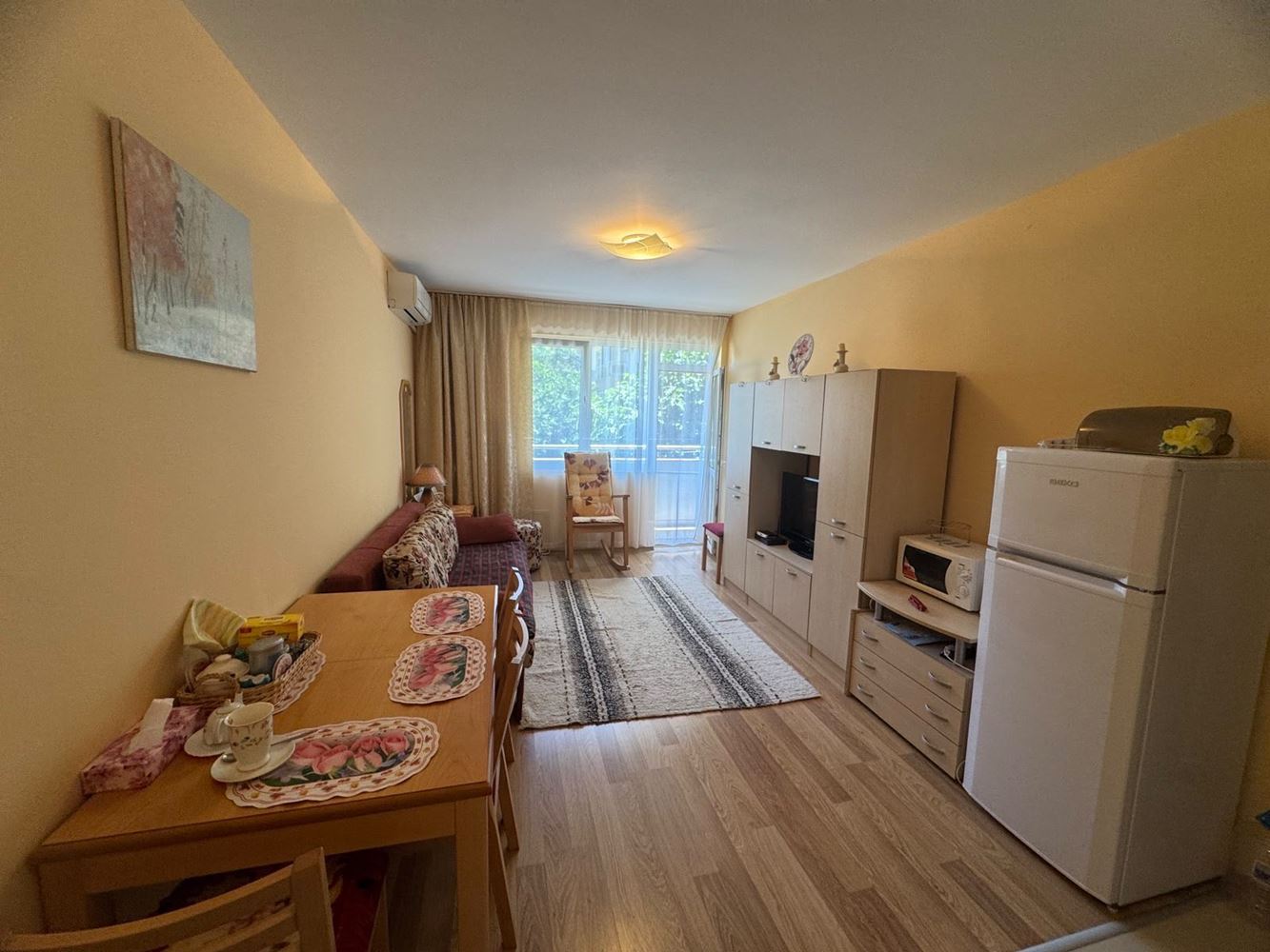 Wohnung mit einem Schlafzimmer in der Altstadt von Pomorie – vollständig möbliert, in einem Wohngebäude und bezugsfertig
