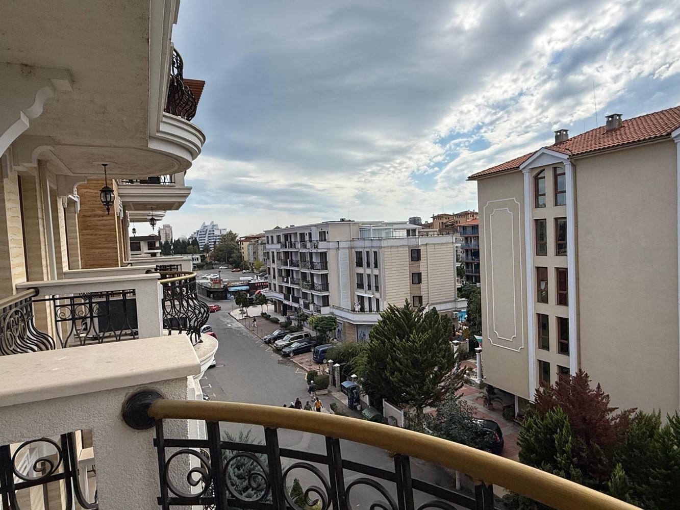 Wohnung mit einem Schlafzimmer in einer luxuriösen Anlage in Sonnenstrand mit beeindruckenden Swimmingpools und Erholungsbereichen