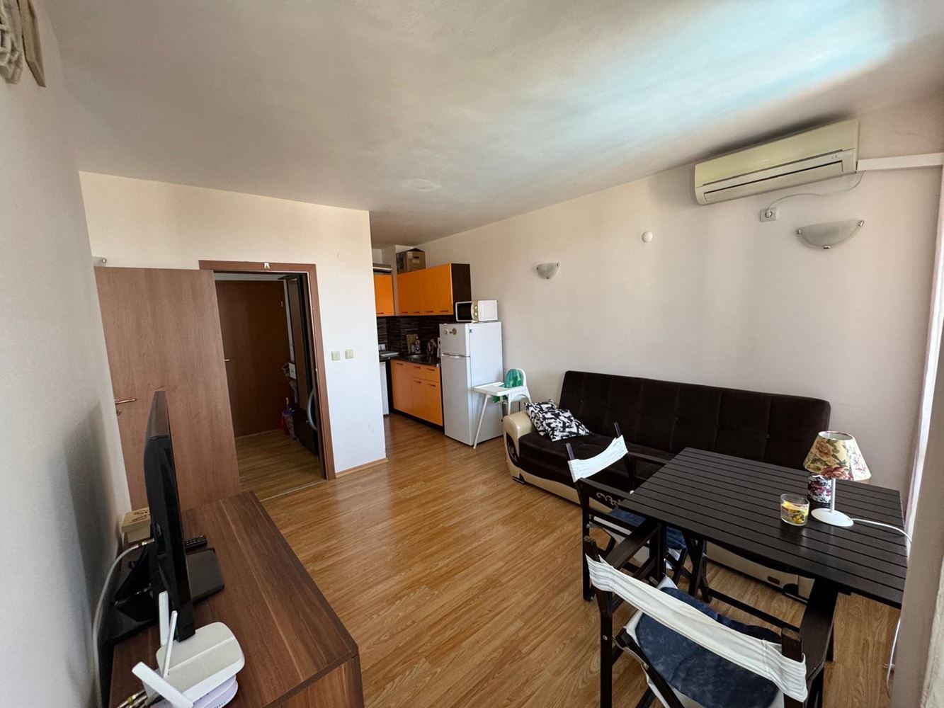 Geräumiges Studio mit Meerblick und separatem Schlafbereich in Aheloy
