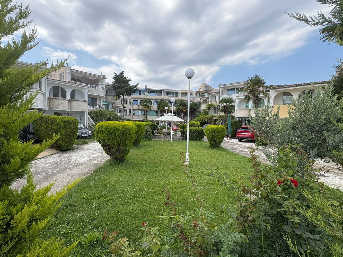 Direkt am Meer in Ravda – Maisonette mit zwei Schlafzimmern, Meerblick und eigenem Stellplatz