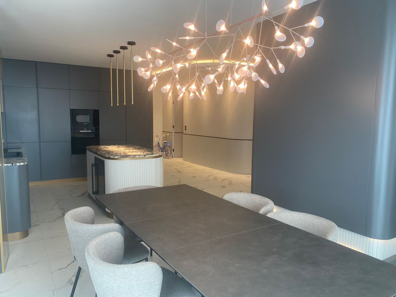 Elegante und großzügige 3-Zimmer-Wohnung in erster Meereslinie in Nessebar – Panoramablick auf das Meer und Premium-Komfort