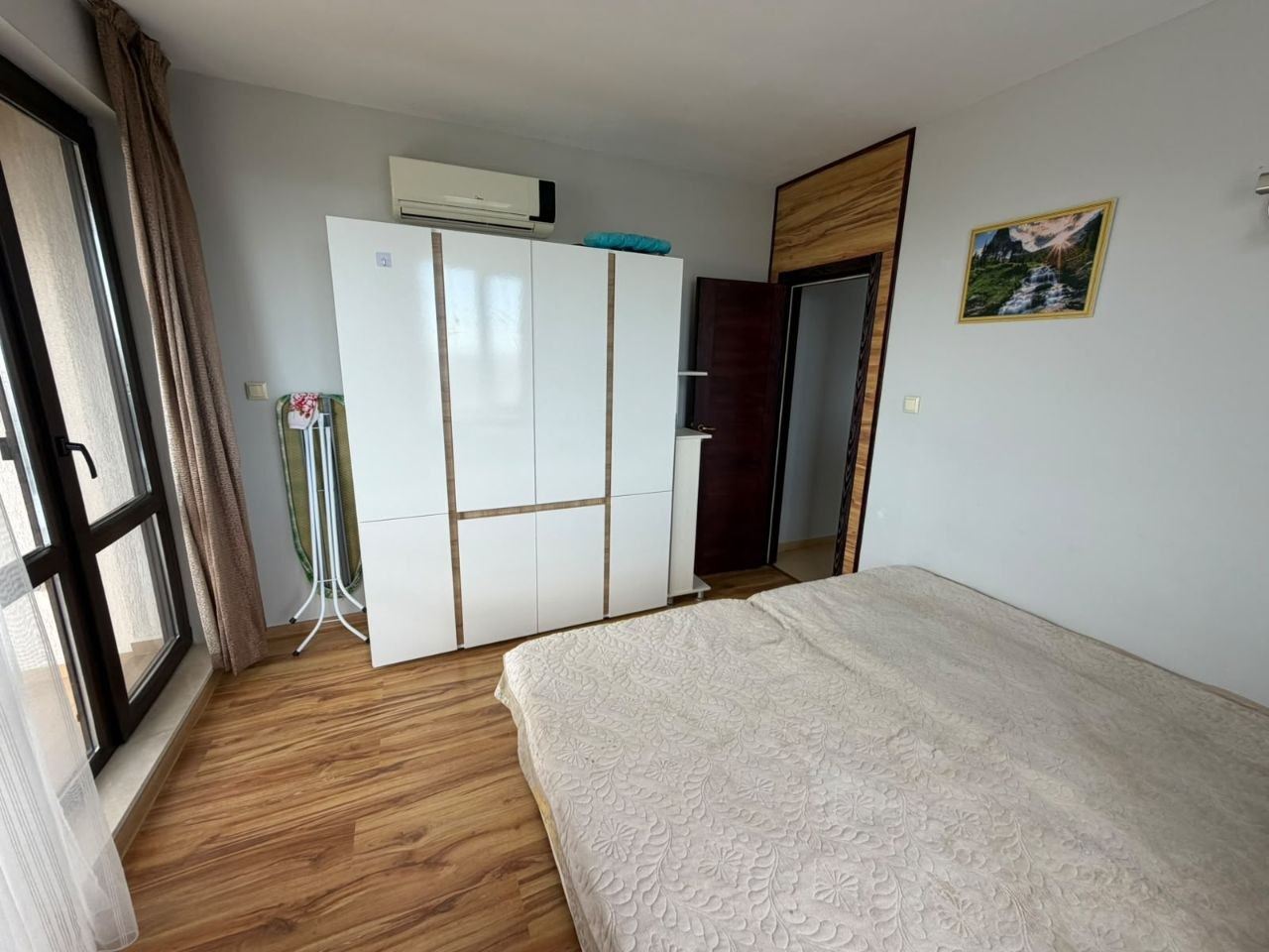 Stilvolle Wohnung mit einem Schlafzimmer und Meerblick in einer prestigeträchtigen Wohnanlage in Sveti Vlas – ideal für Urlaub und Investition