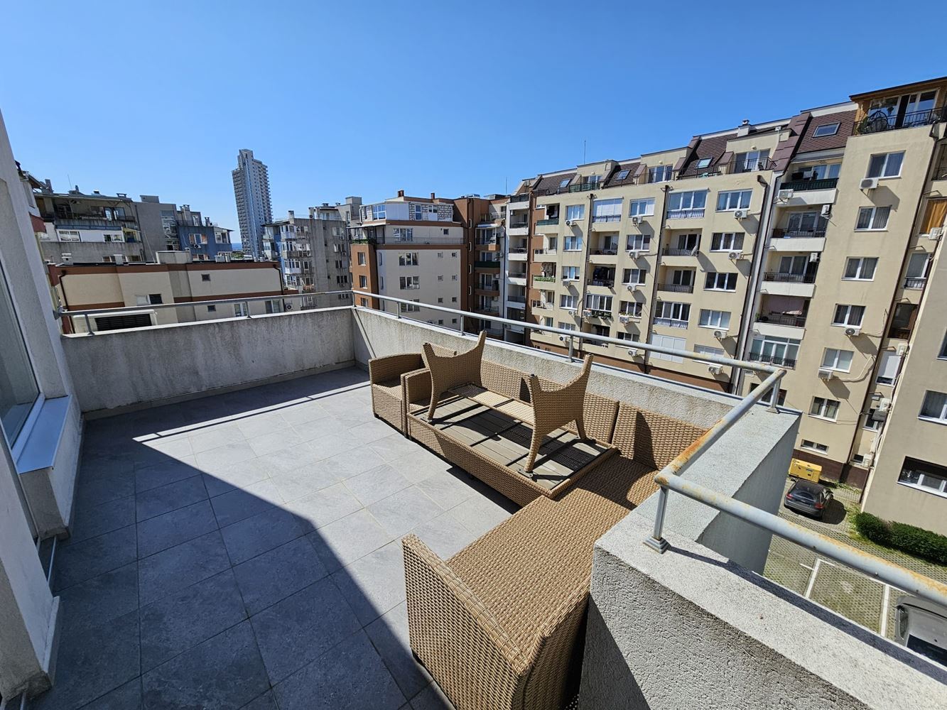 Geräumige und helle Zwei-Zimmer-Wohnung mit zwei großen Terrassen in Meden Rudnik – ideal für Familie oder Investition