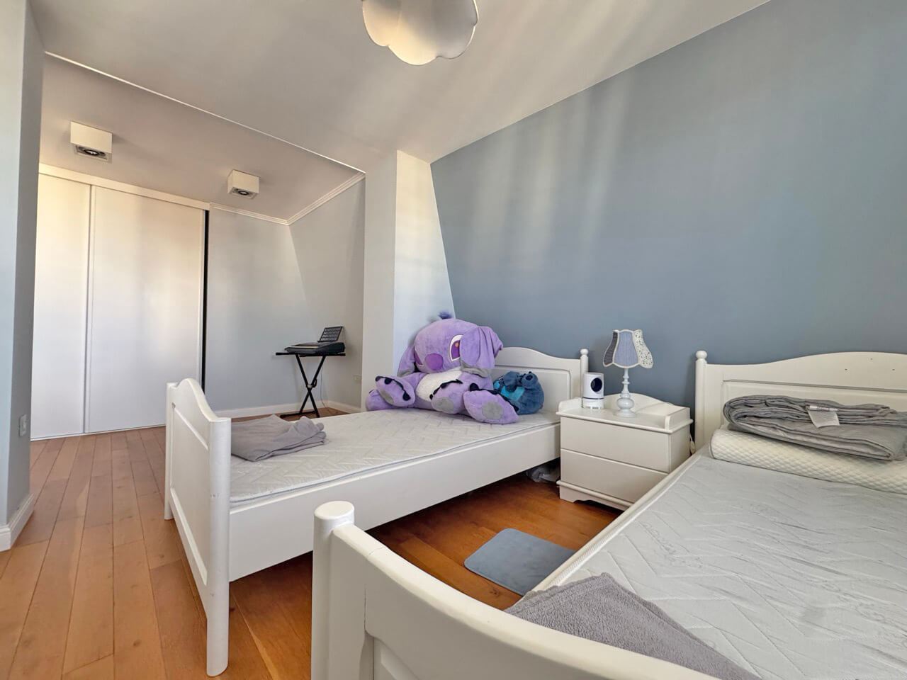 Luxuriöse Maisonette mit drei Schlafzimmern in Sonnenstrand – Großzügigkeit, Stil und Komfort. Niedrige Instandhaltungsgebühr!