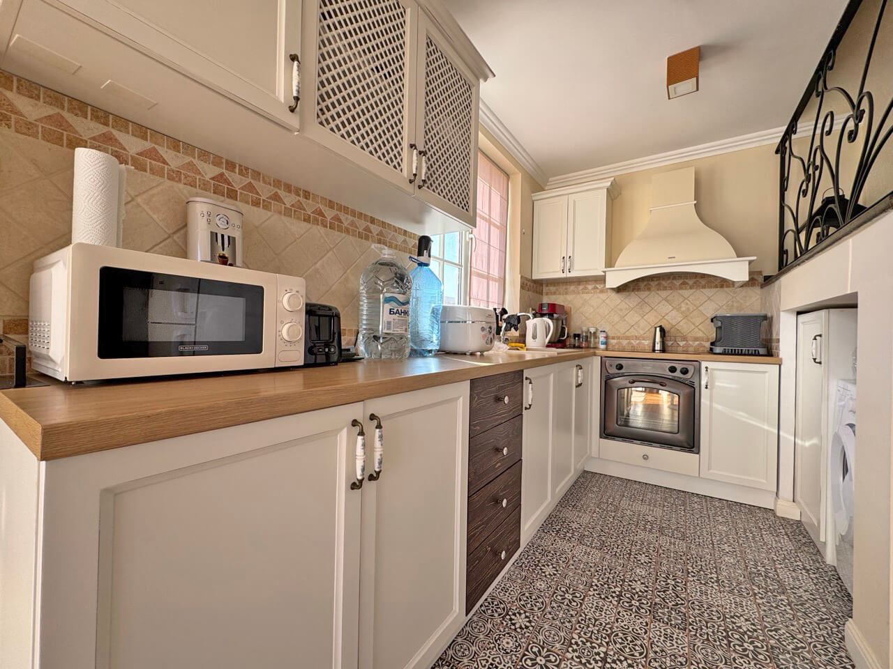 Luxuriöse Maisonette mit drei Schlafzimmern in Sonnenstrand – Großzügigkeit, Stil und Komfort. Niedrige Instandhaltungsgebühr!