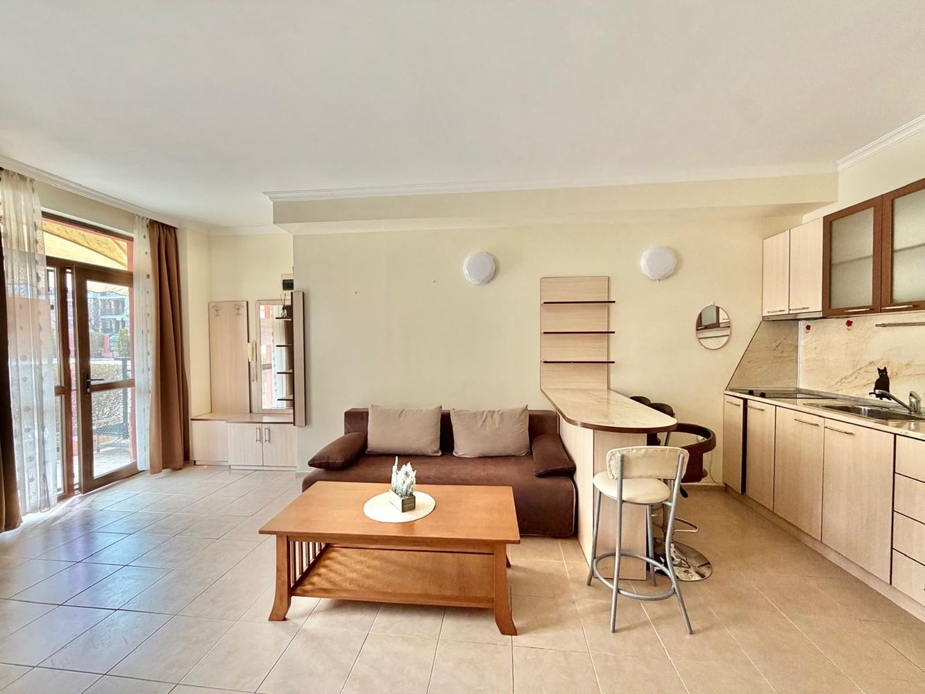 Geräumiges Apartment 300 Meter vom Strand entfernt in Sveti Vlas – ausgezeichnete Investition mit Möglichkeit zur Aufteilung in zwei Wohnungen