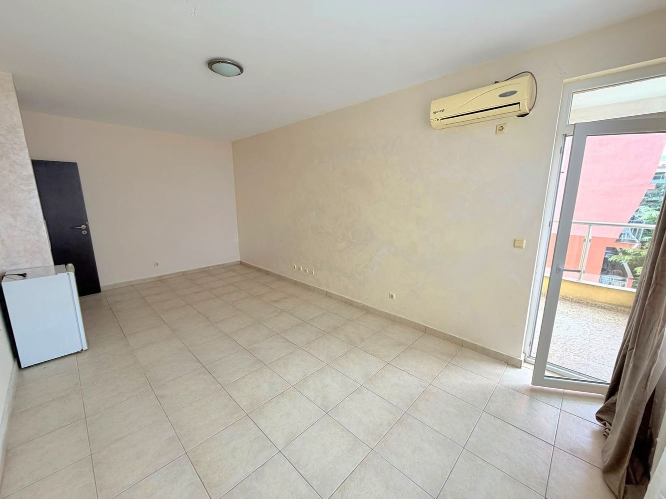 Drei-Zimmer-Wohnung in Sonnenstrand ohne Instandhaltungsgebühr – ausgezeichnete Lage, attraktive Investition