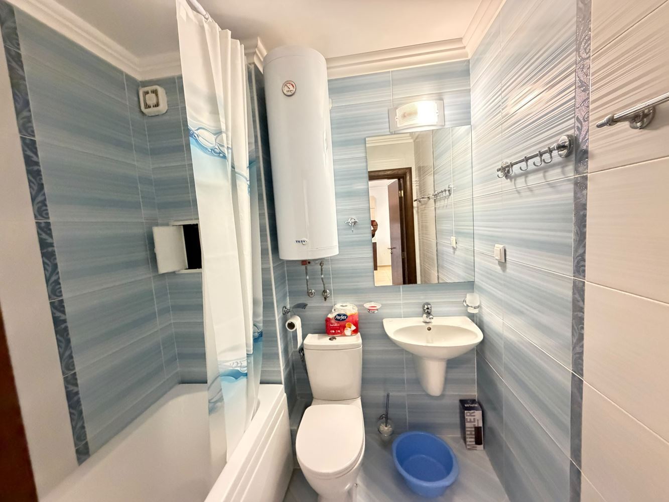 Wohnung in erster Meereslinie mit direktem Strandzugang in Sveti Vlas – privater Garten direkt an der Wohnung