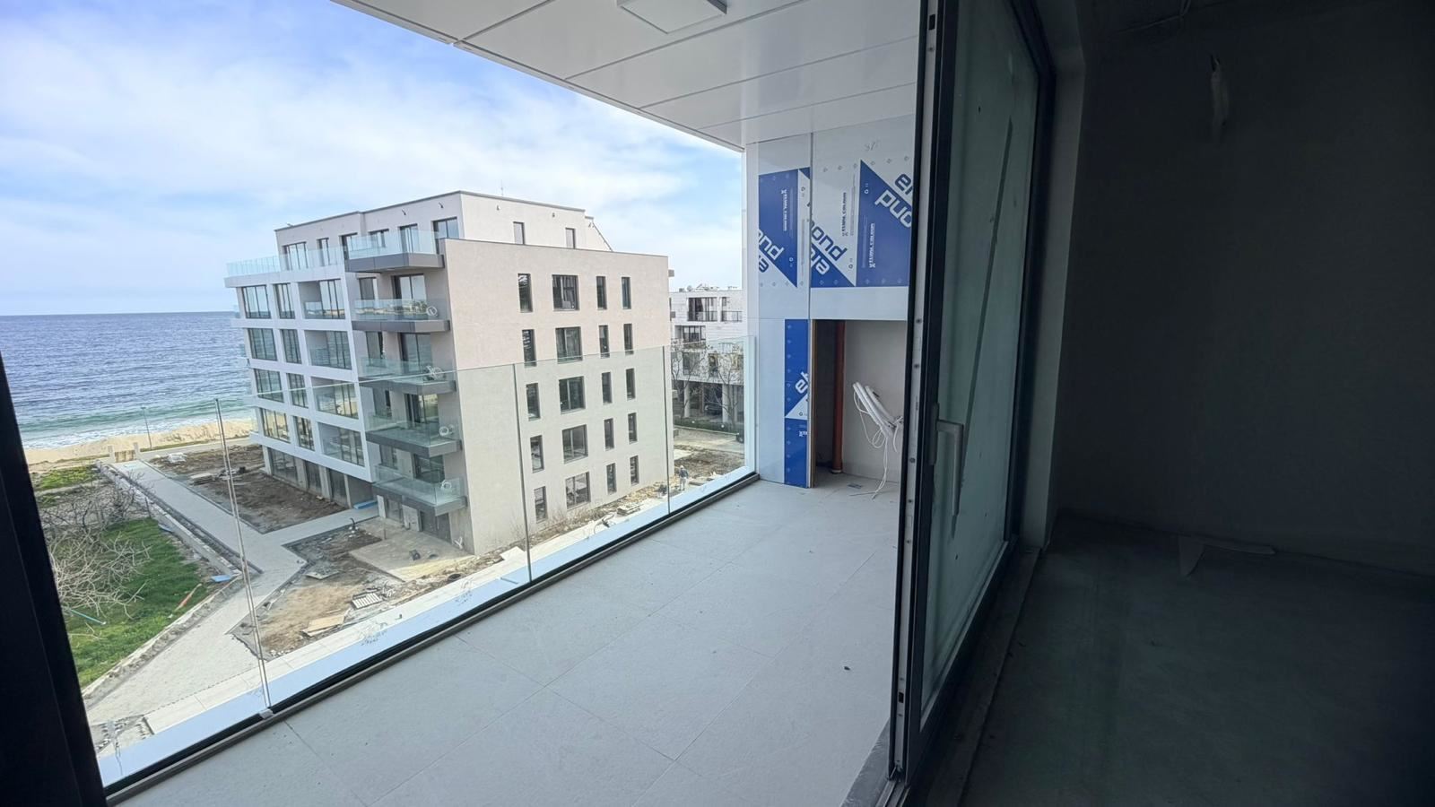 Nagelneue 2-Zimmer-Wohnung mit direktem Panoramameerblick in Ravda – Erstklassiger Komfort und traumhafte Aussicht aus jedem Wohnraum