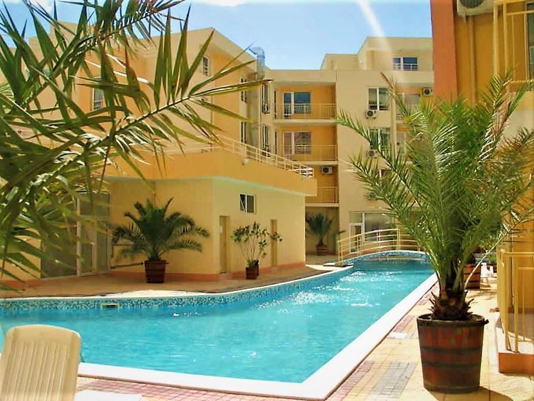 Apartment mit einem Schlafzimmer 300 Meter vom Strand in Sonnenstrand – ausgezeichnete Möglichkeit zur Renovierung und Investition