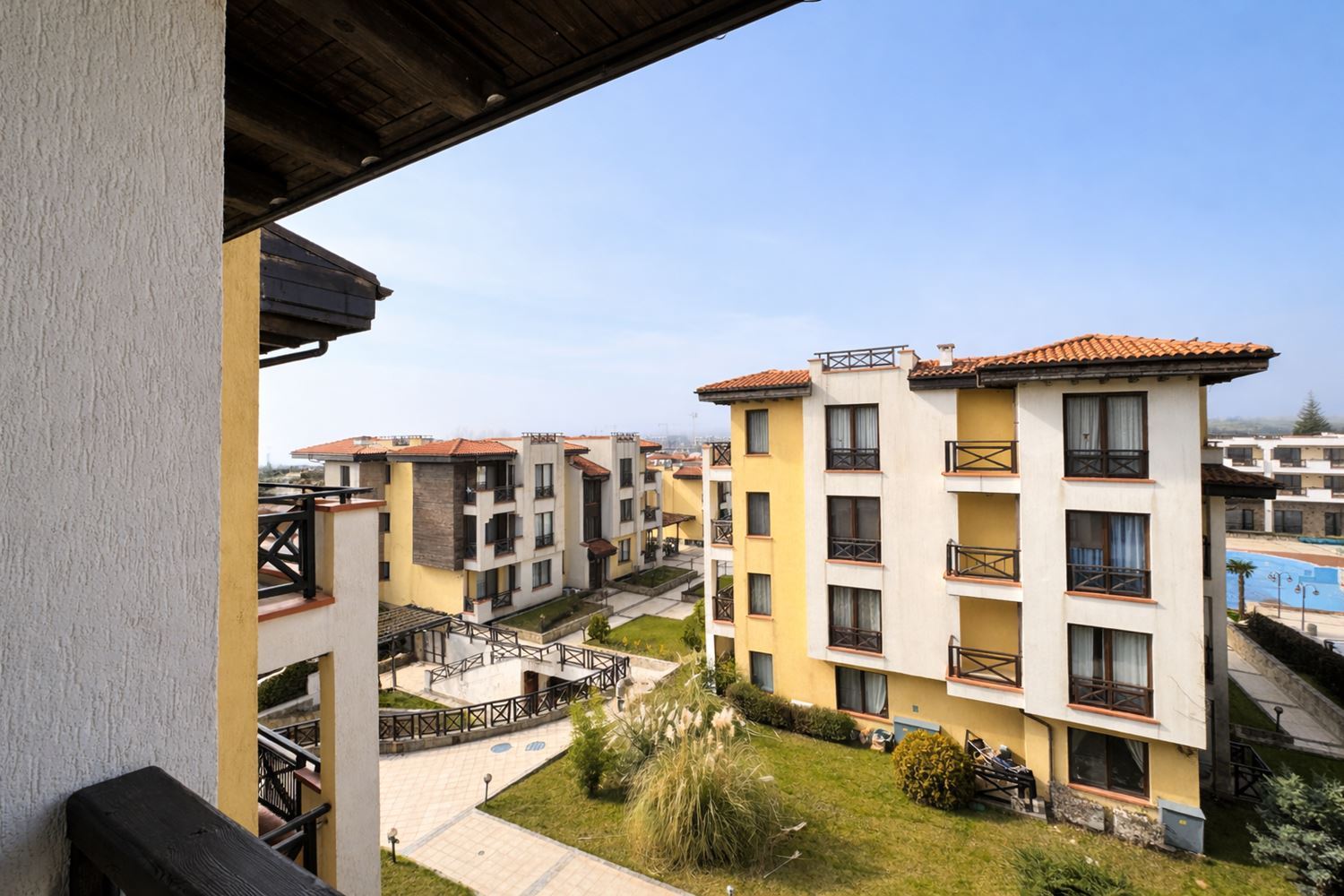 3-Zimmer-Wohnung mit Meerblick und Privatstrand in einer prestigeträchtigen Anlage in Tschernomorez