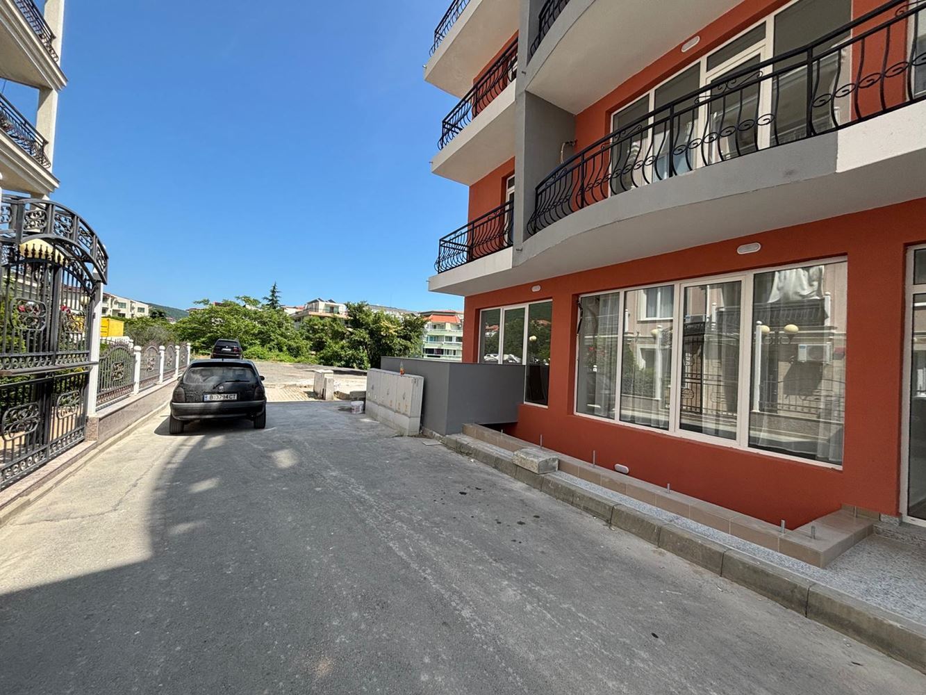 Ein-Zimmer-Wohnung in Sveti Vlas – heller Souterrain, bezugsfertig, keine Wartungsgebühr