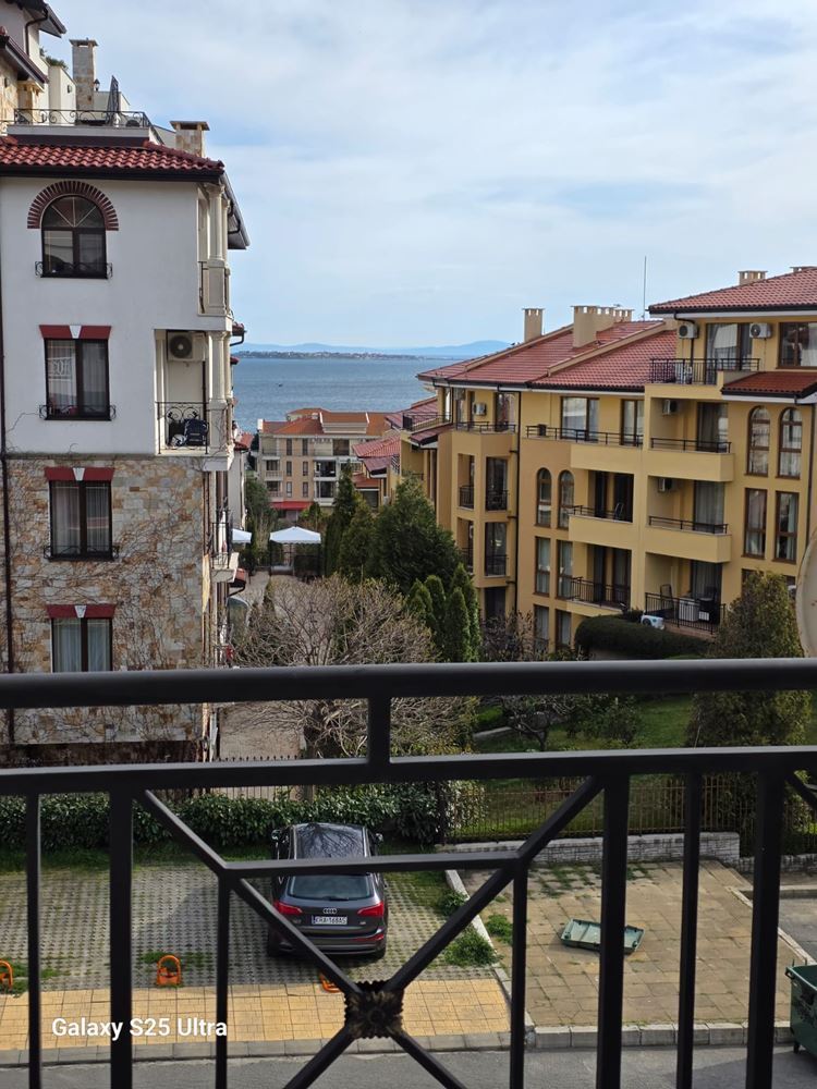 Ein-Zimmer-Wohnung mit Meerblick und Blick auf Alt-Nessebar in Sveti Vlas