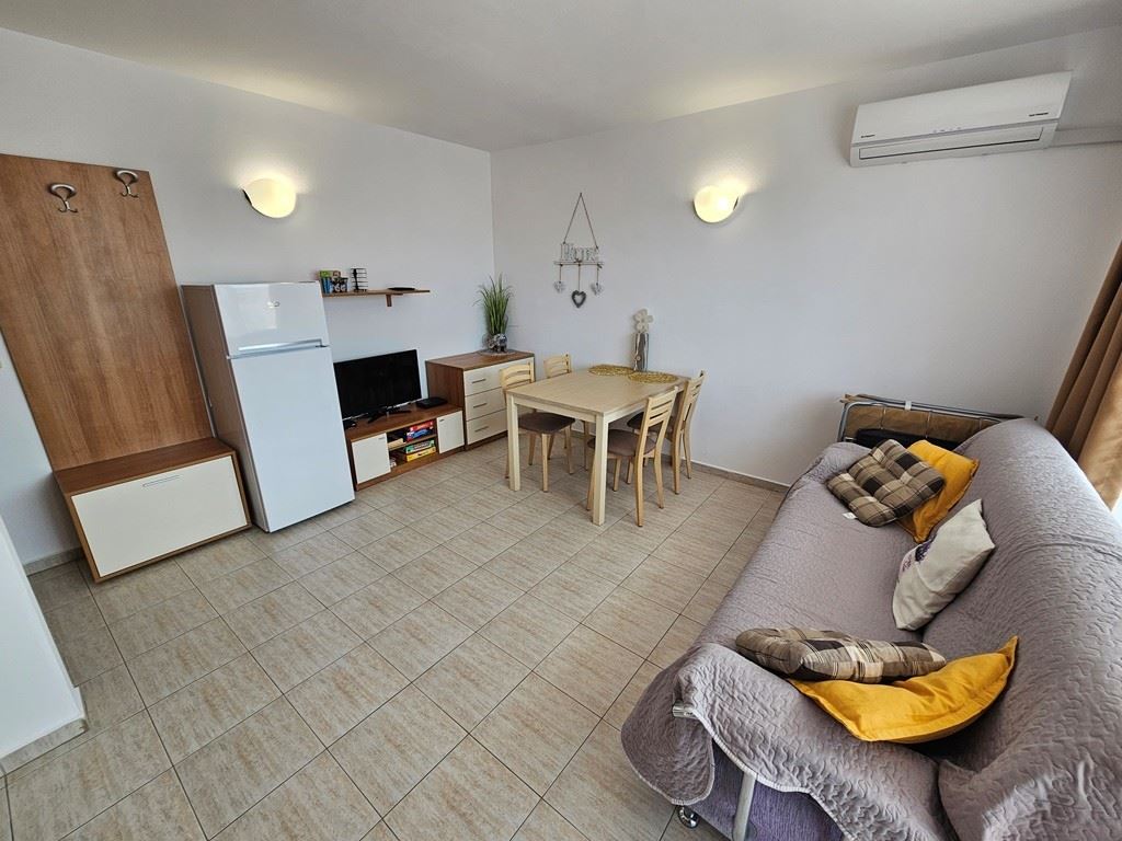 Exklusive 2-Zimmer-Wohnung mit Panoramablick auf den Pool in Sonnenstrand