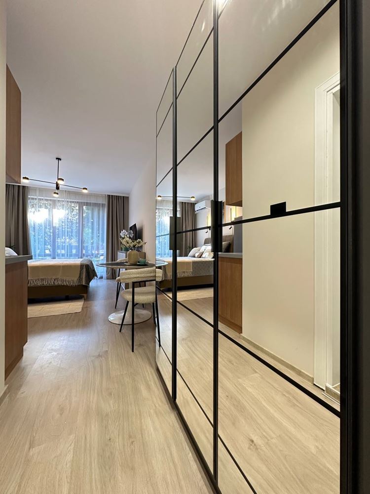 Stilvolle und gemütliche Wohnung mit direktem Zugang zum Pool – modernes Studio in einer geschlossenen Anlage, 300 m vom Meer entfernt