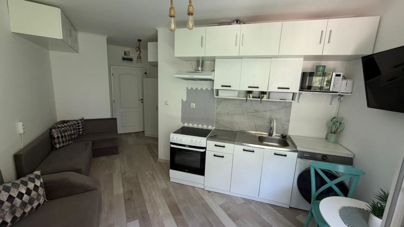 Luxus-Studio mit großer Veranda in einer prestigeträchtigen Anlage in Sonnenstrand – Komfort, Grünflächen und SPA-Entspannung