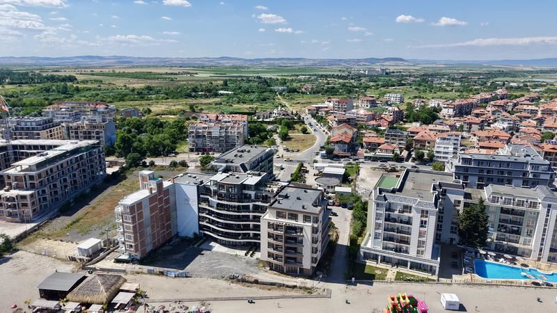 Drei-Zimmer-Wohnung mit frontalem Meerblick in Pomorie – erste Meereslinie, Südstrand und keine Wartungsgebühr!