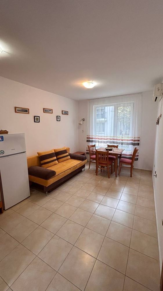 Geräumige 3-Zimmer-Wohnung mit zwei Schlafzimmern in einer geschlossenen Anlage in Sonnenstrand