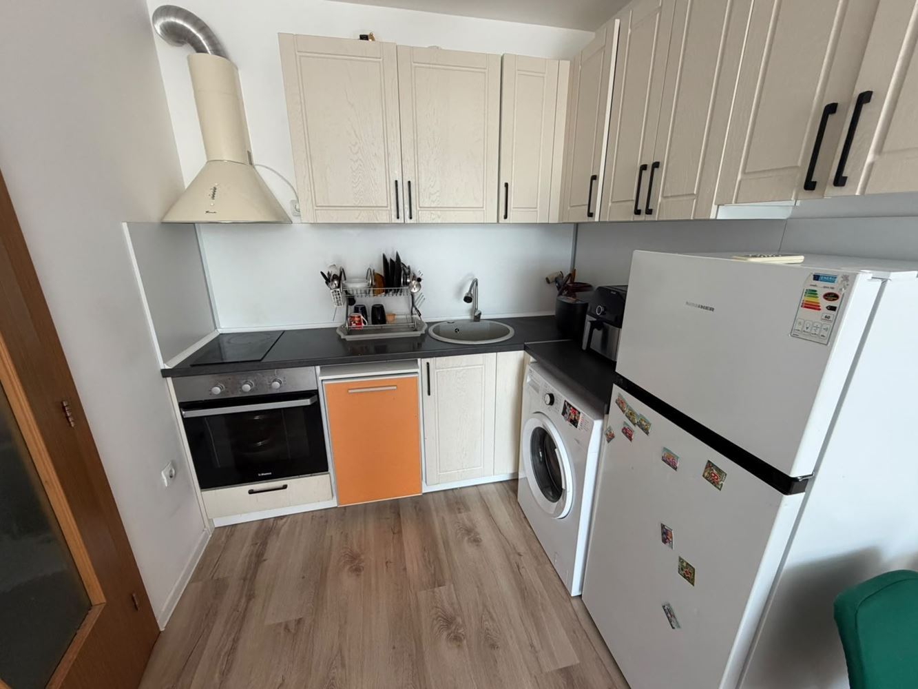 2-Zimmer-Wohnung in einer modernen Anlage im Herzen von Sonnenstrand – ausgezeichnete Investition und bezugsfertige Immobilie am Meer